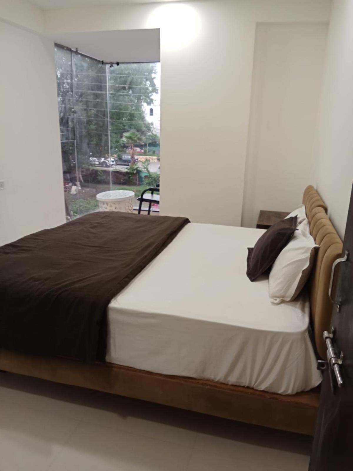 Hotel Kiwi Inn Vijaynagar Scheme 78 Индаур Экстерьер фото