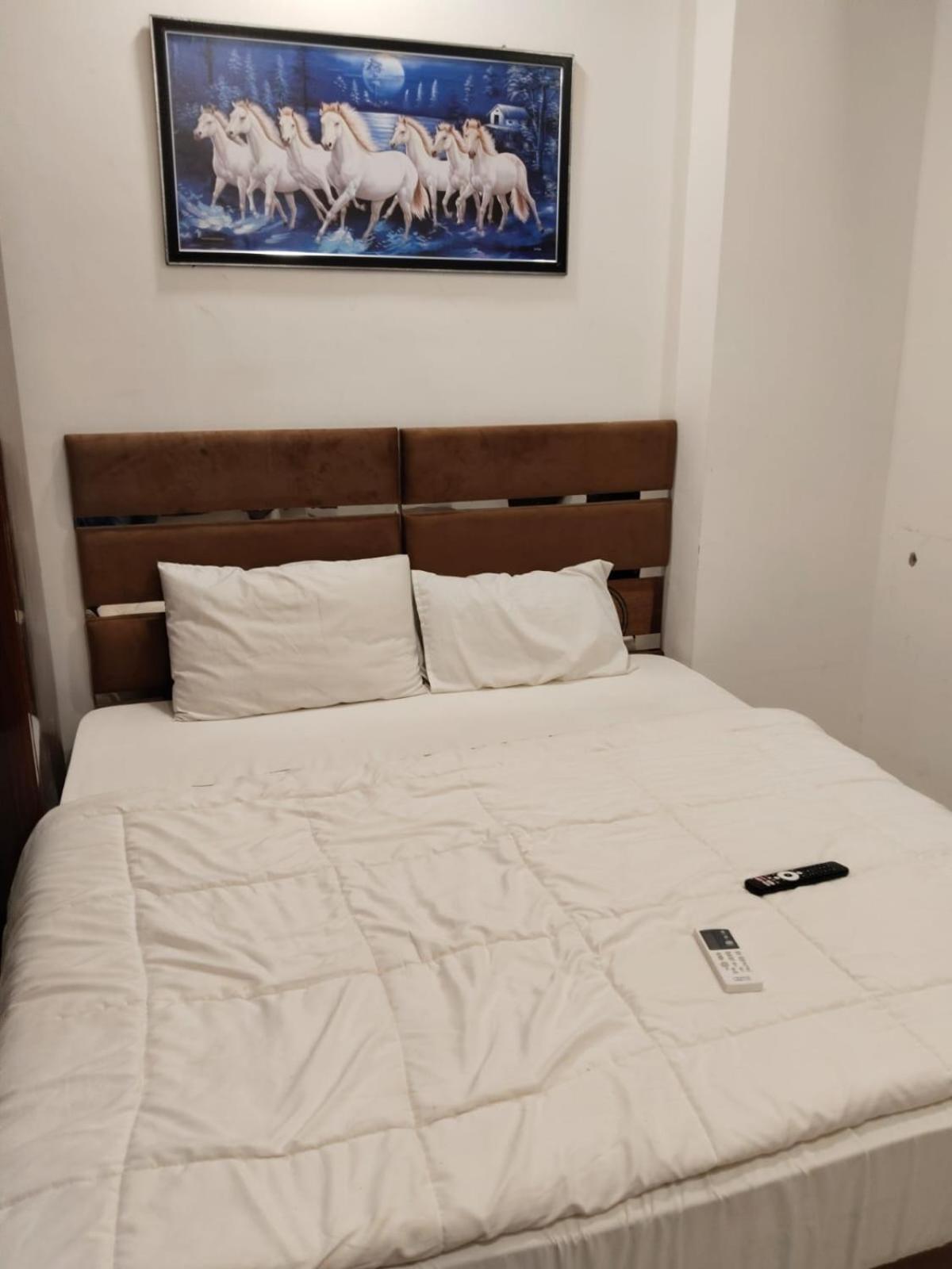 Hotel Kiwi Inn Vijaynagar Scheme 78 Индаур Экстерьер фото
