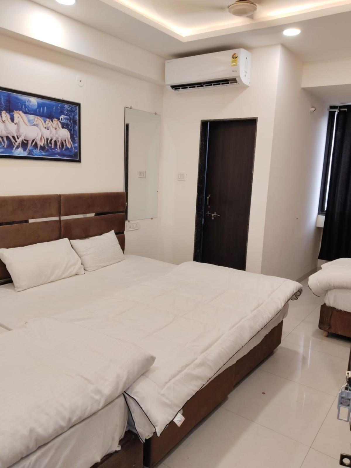 Hotel Kiwi Inn Vijaynagar Scheme 78 Индаур Экстерьер фото